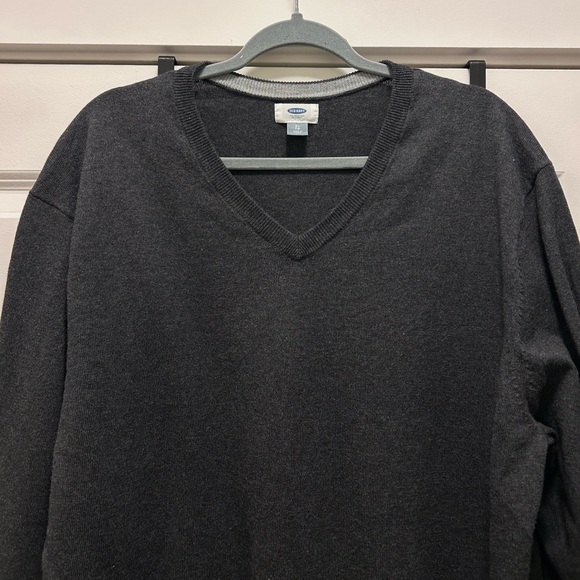 Old Navy Charcoal Gray V-Neck Sweater - Picture 3 of 15